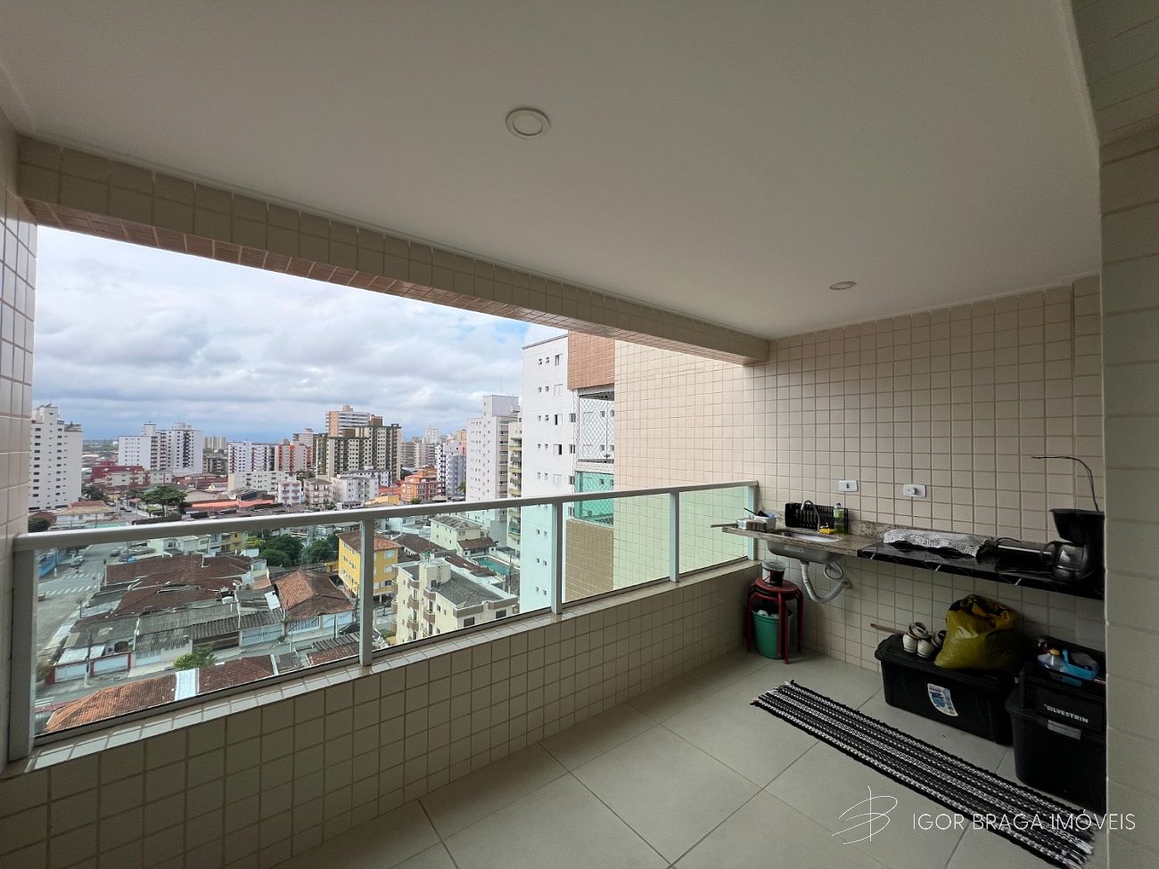 BELÍSSIMO APARTAMENTO, À 450M DO MAR E LAZER COMPLETO