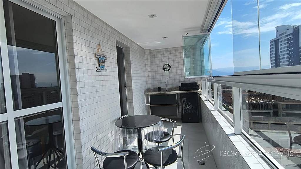 BELÍSSIMO APARTAMENTO, À 300M DO MAR E LAZER COMPLETO