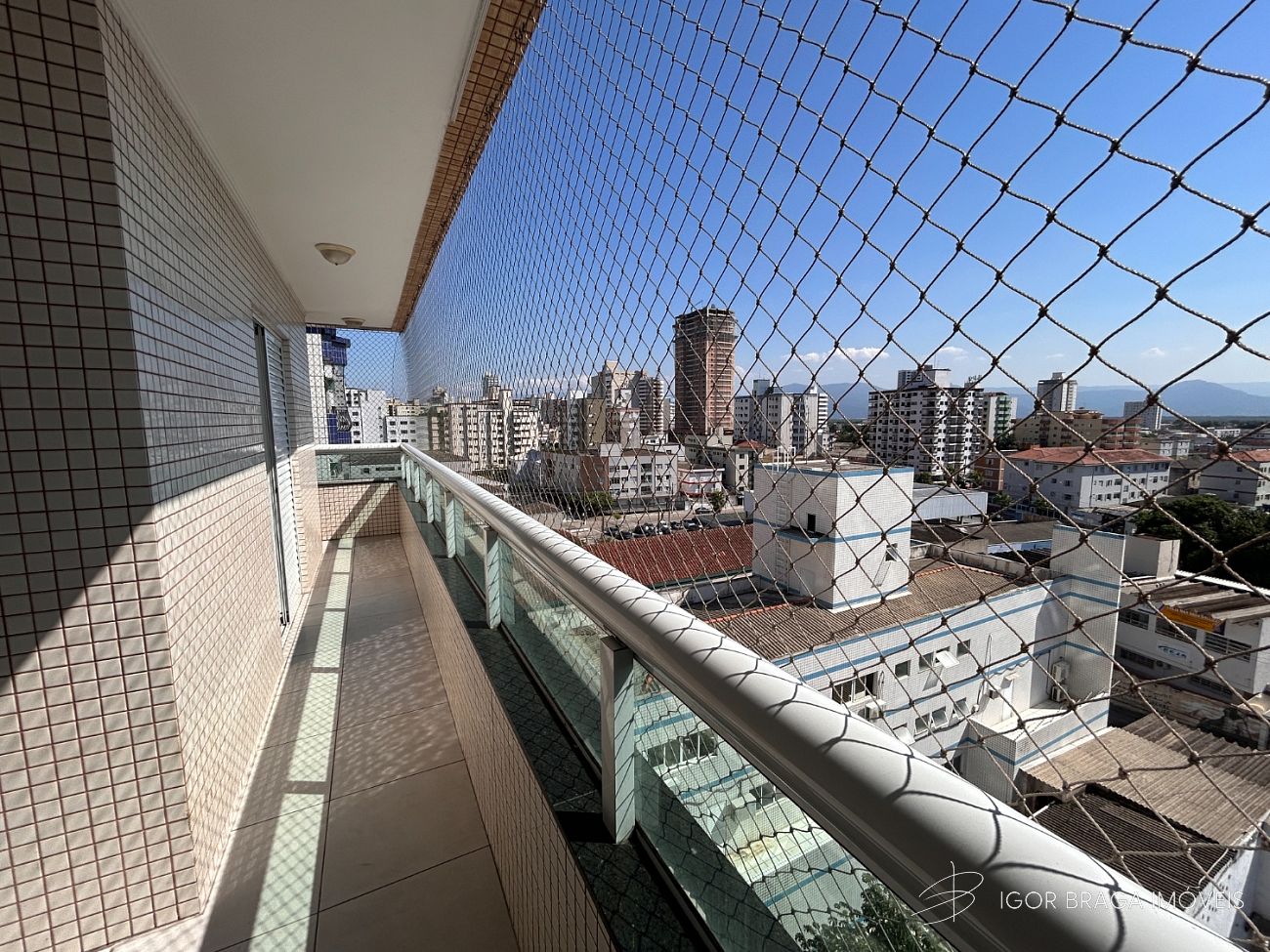 BELÍSSIMO APARTAMENTO, À 450M DO MAR E LAZER COMPLETO