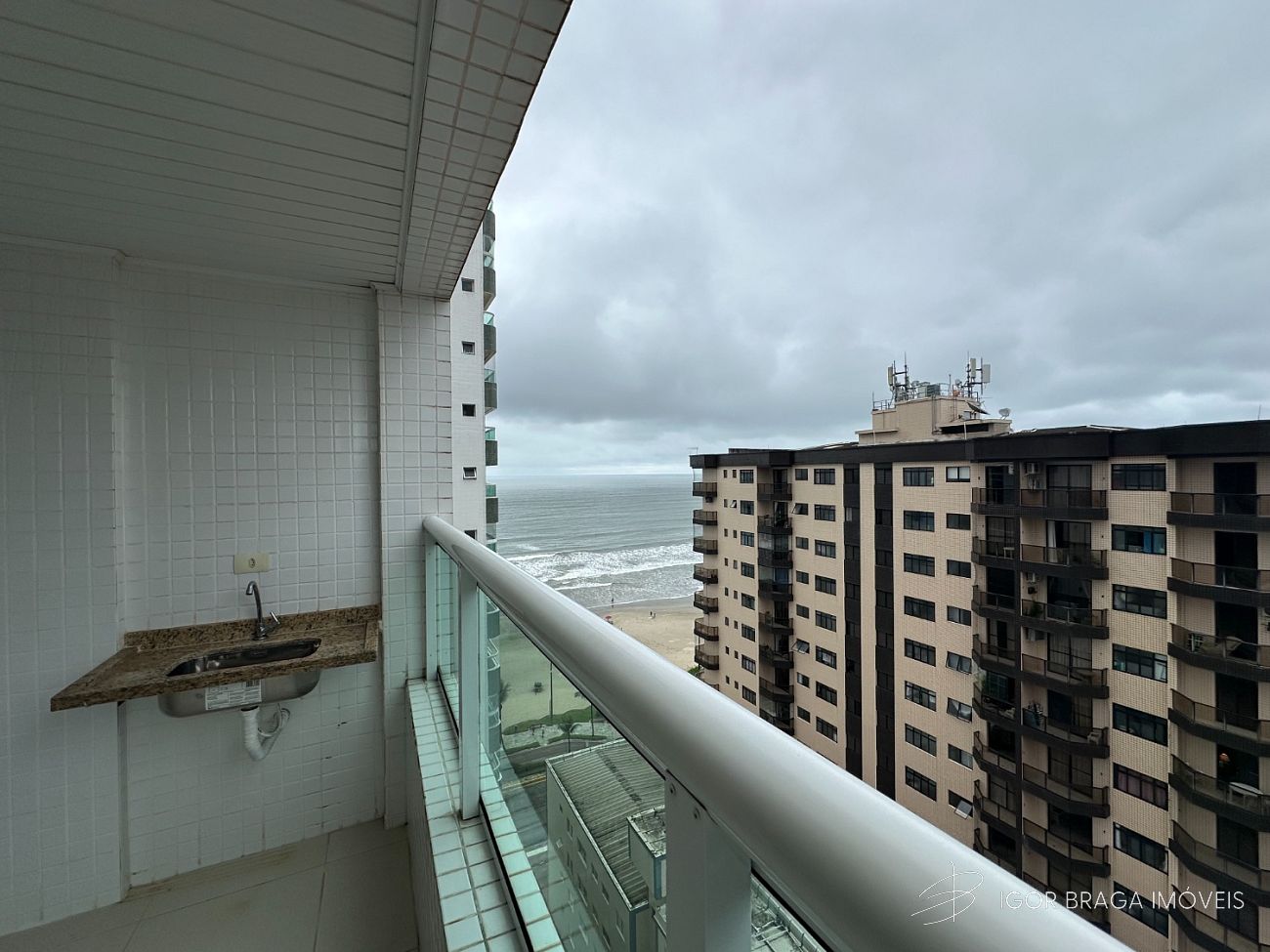 EXCELENTE APARTAMENTO, FINO ACABAMENTO E LAZER COMPLETO