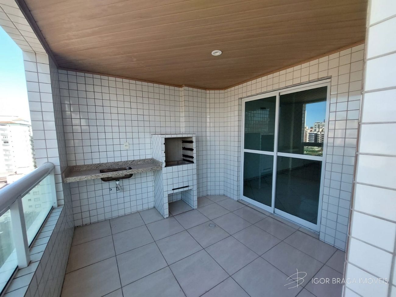 EXCELENTE APARTAMENTO AMPLO, ACABAMENTO FINO E LAZER