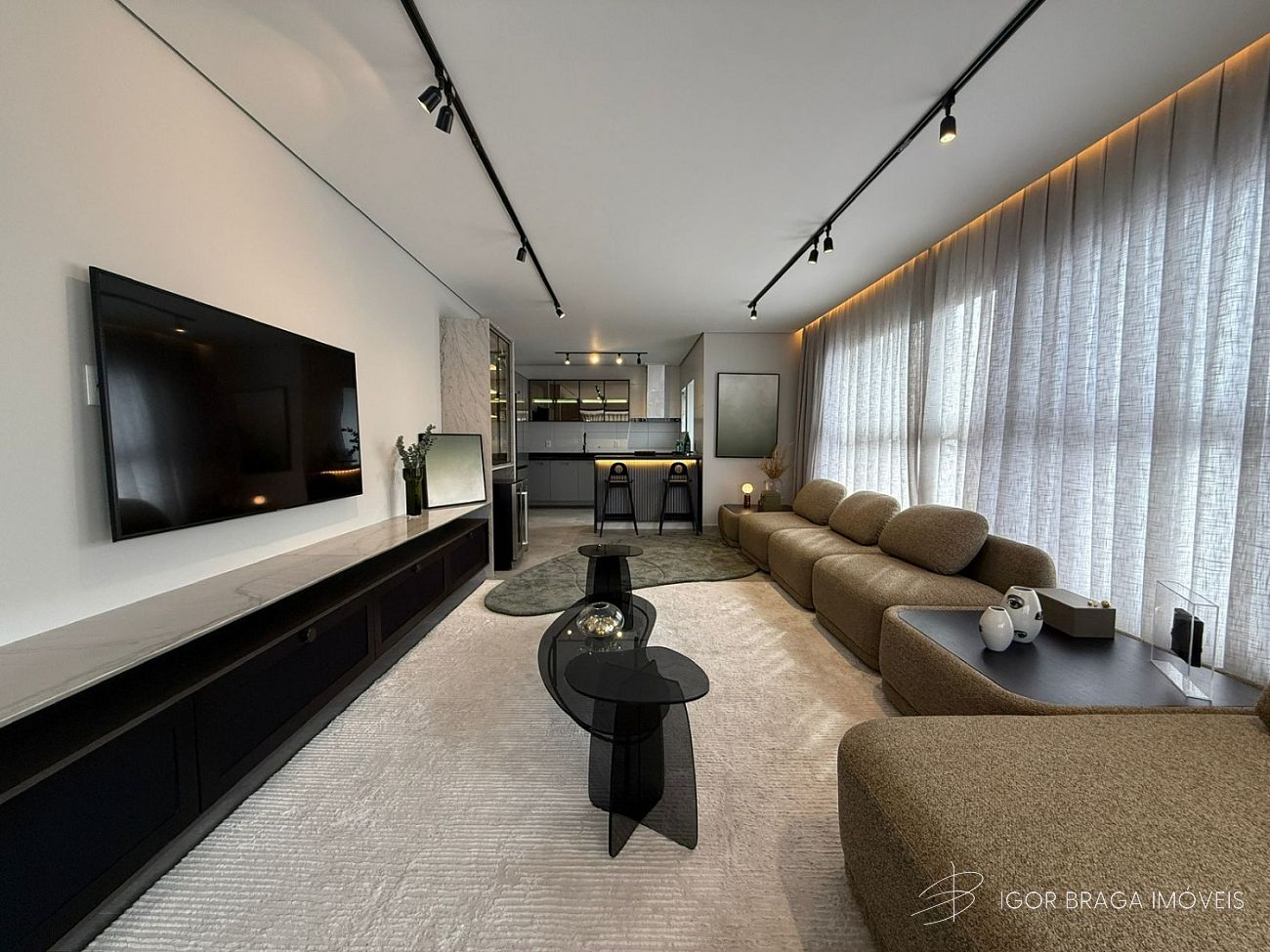 EXCELENTE APARTAMENTO, À 500m DO MAR E LAZER COMPLETO