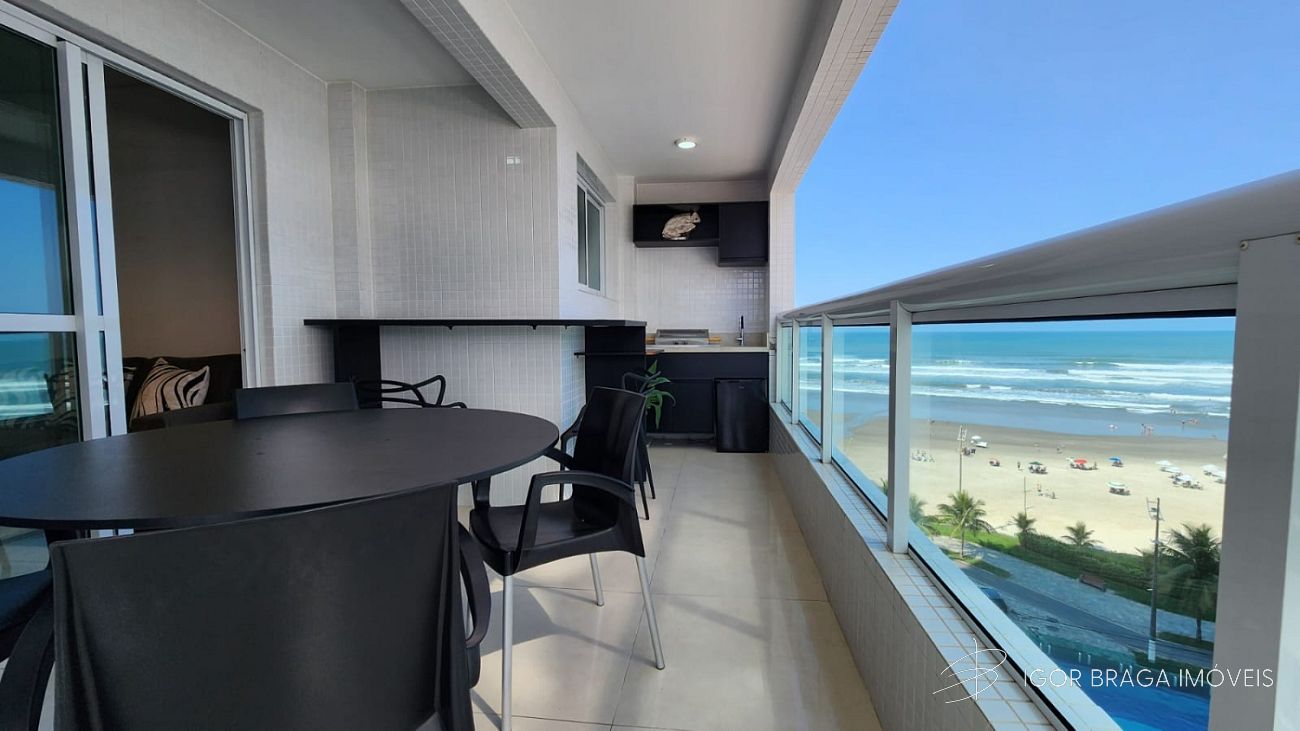 BELÍSSIMO APARTAMENTO, AMPLO E LAZER COMPLETO