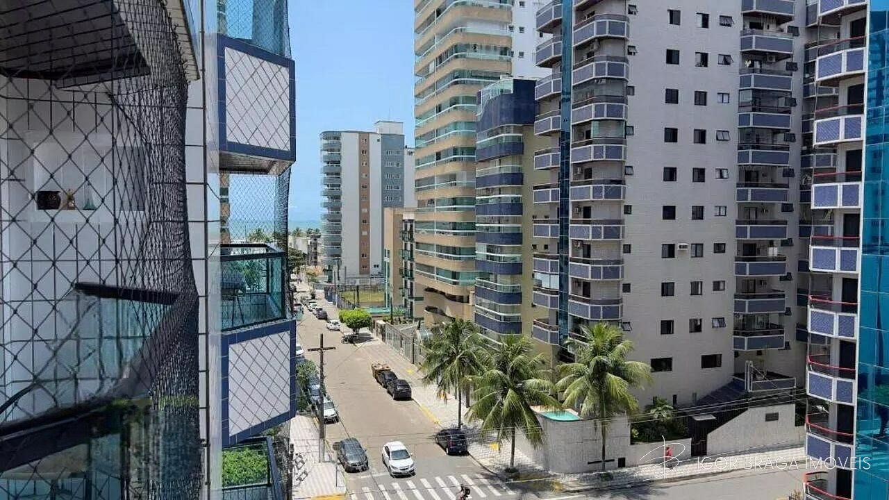 BELÍSSIMO APARTAMENTO, À 350M DO MAR