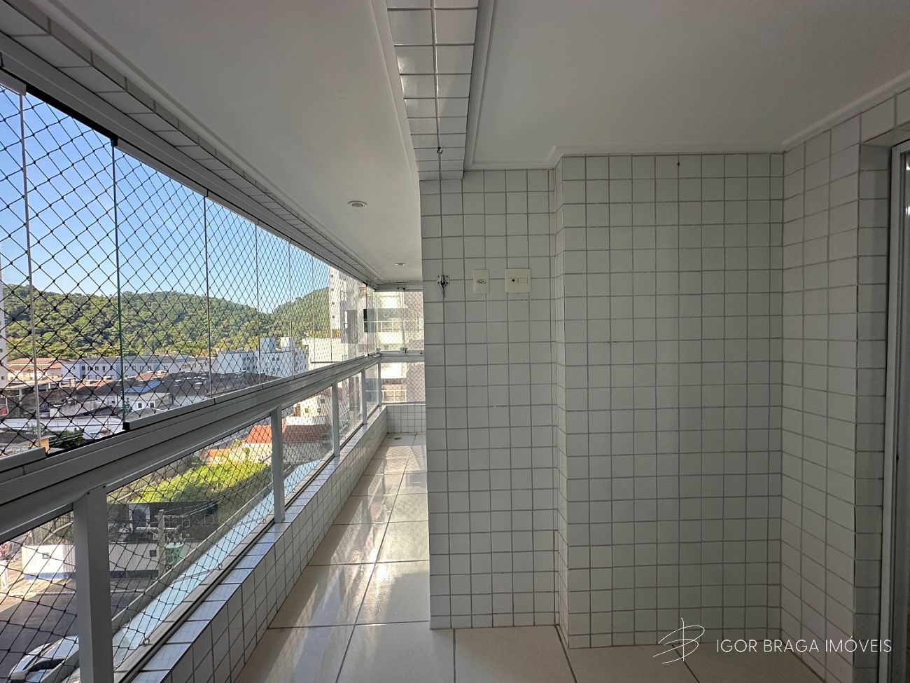 BELÍSSIMO APARTAMENTO, AMPLO, ACABAMENTO FINO E LAZER COMPLETO