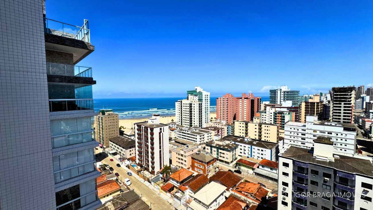 EXCELENTE APARTAMENTO, À 200M DO MAR E LAZER COMPLETO