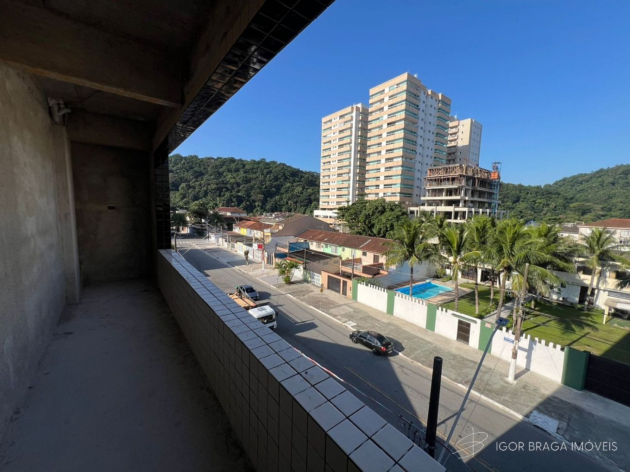 EXCELENTE APARTAMENTO AMPLO, ACABAMENTO FINO E LAZER COMPLETO