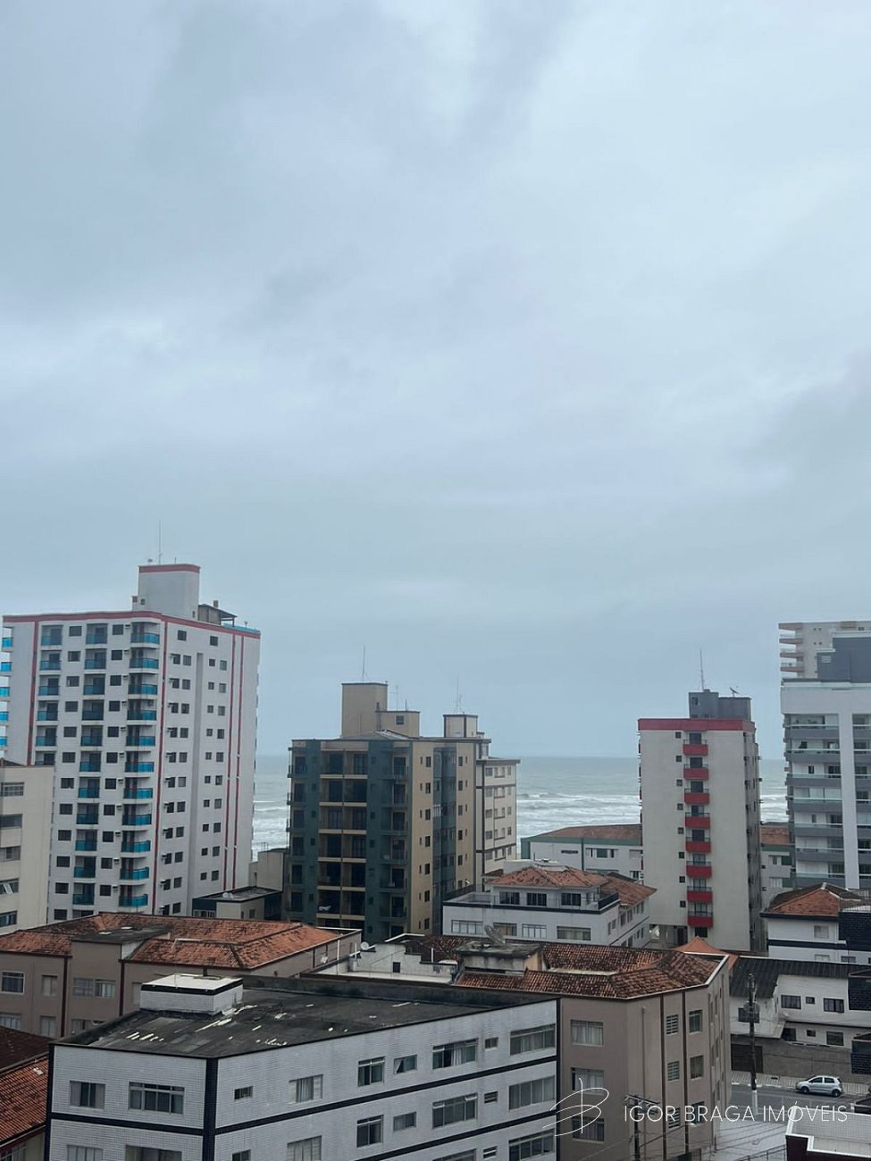 BELÍSSIMO APRATAMENTO, AMPLO E FINO ACABAMENTO