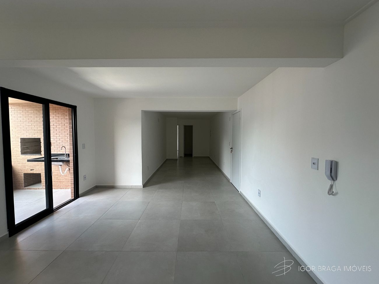 BELÍSSIMO APARTAMENTO, FINO ACABAMENTO E LAZER COMPLETO