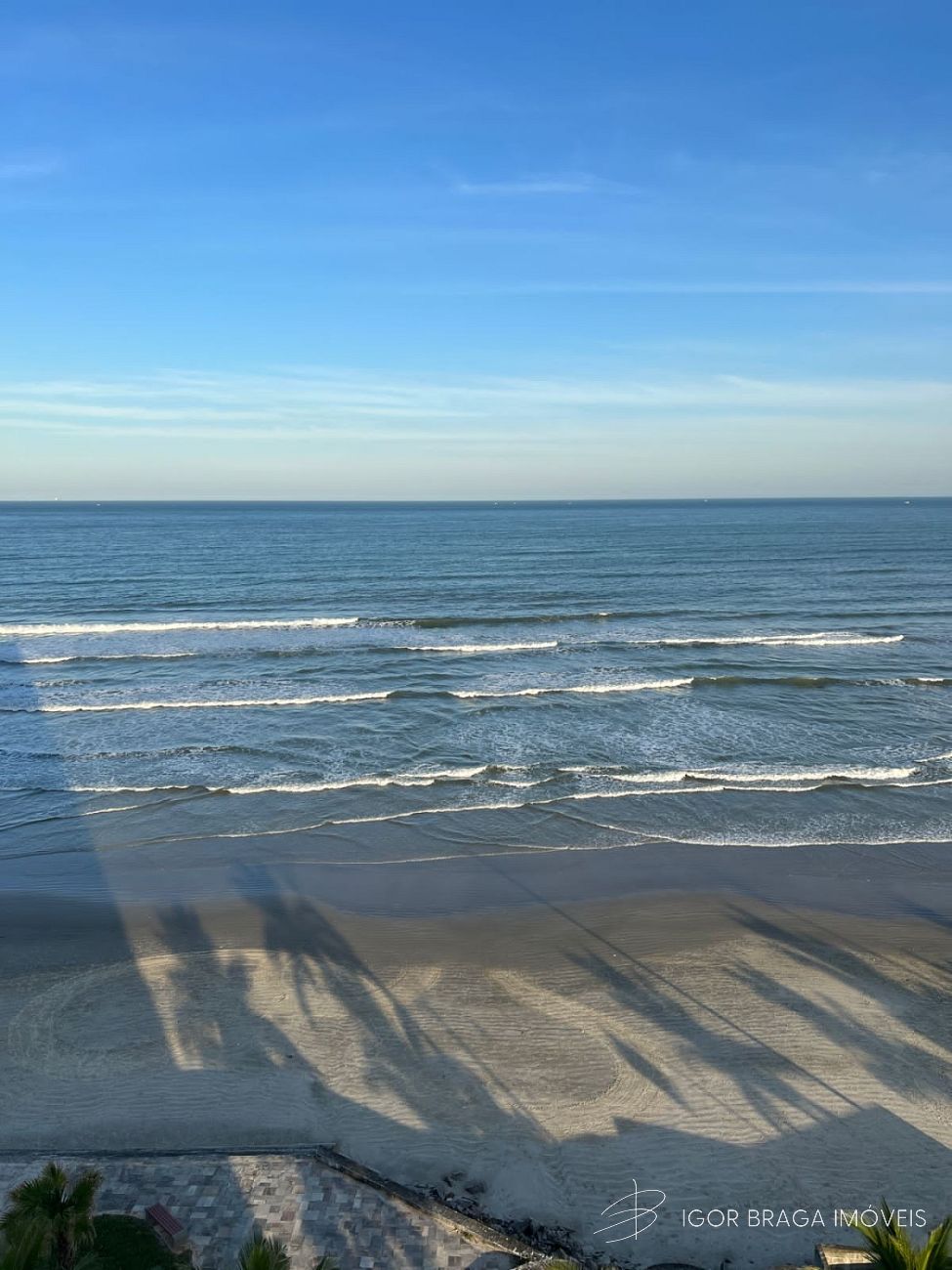 BELÍSSIMO APARTAMENTO, AMPLO E COM LAZER