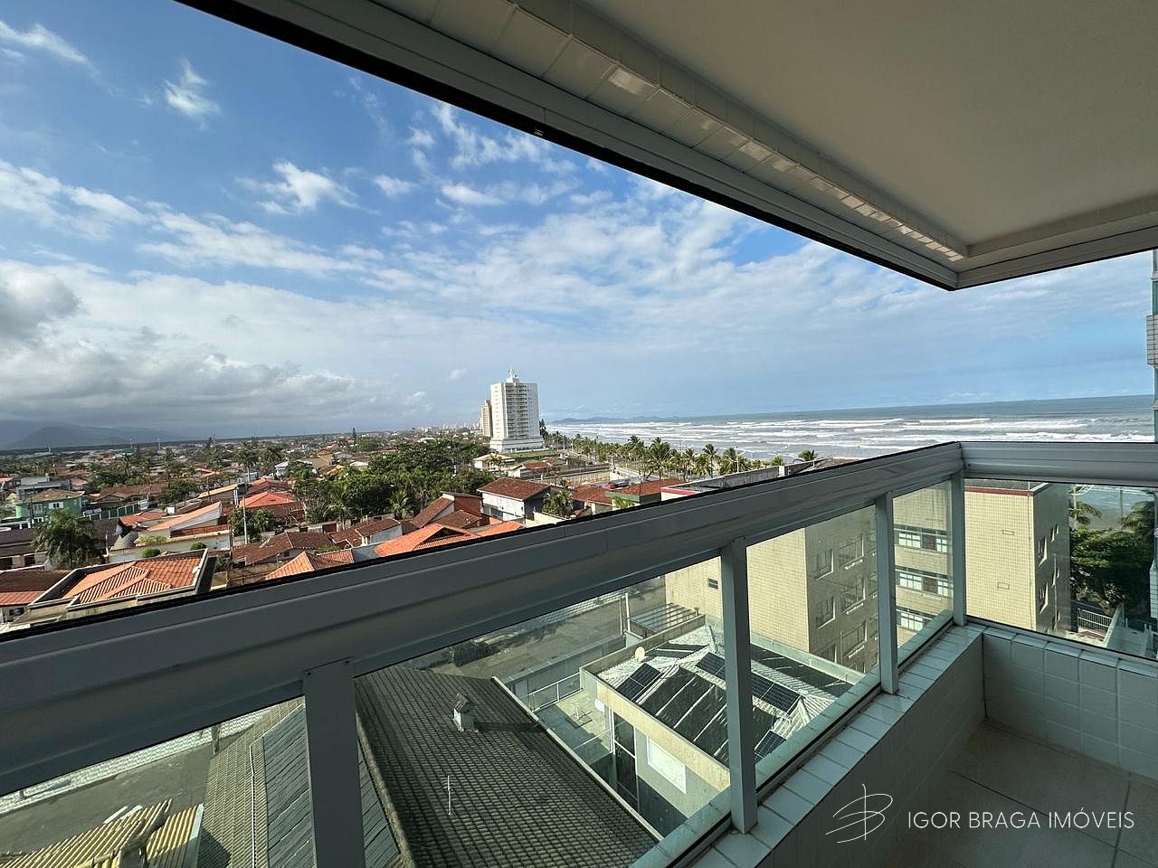 BELÍSSIMO APARTAMENTO, FINO ACABAMENTO E LAZER COMPLETO