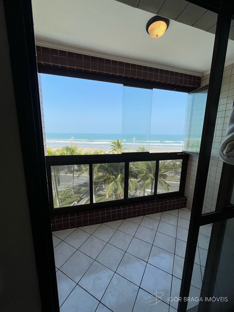 BELÍSSIMO APARTAMENTO, AMPLO E LAZER COMPLETO