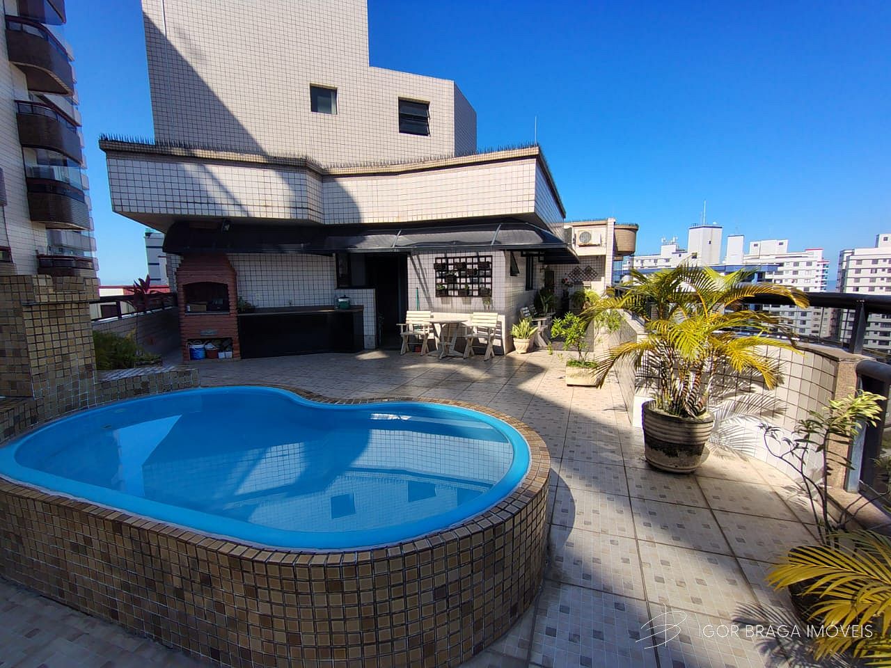 BELÍSSIMA COBERTURA, AMPLA E LAZER COMPLETO