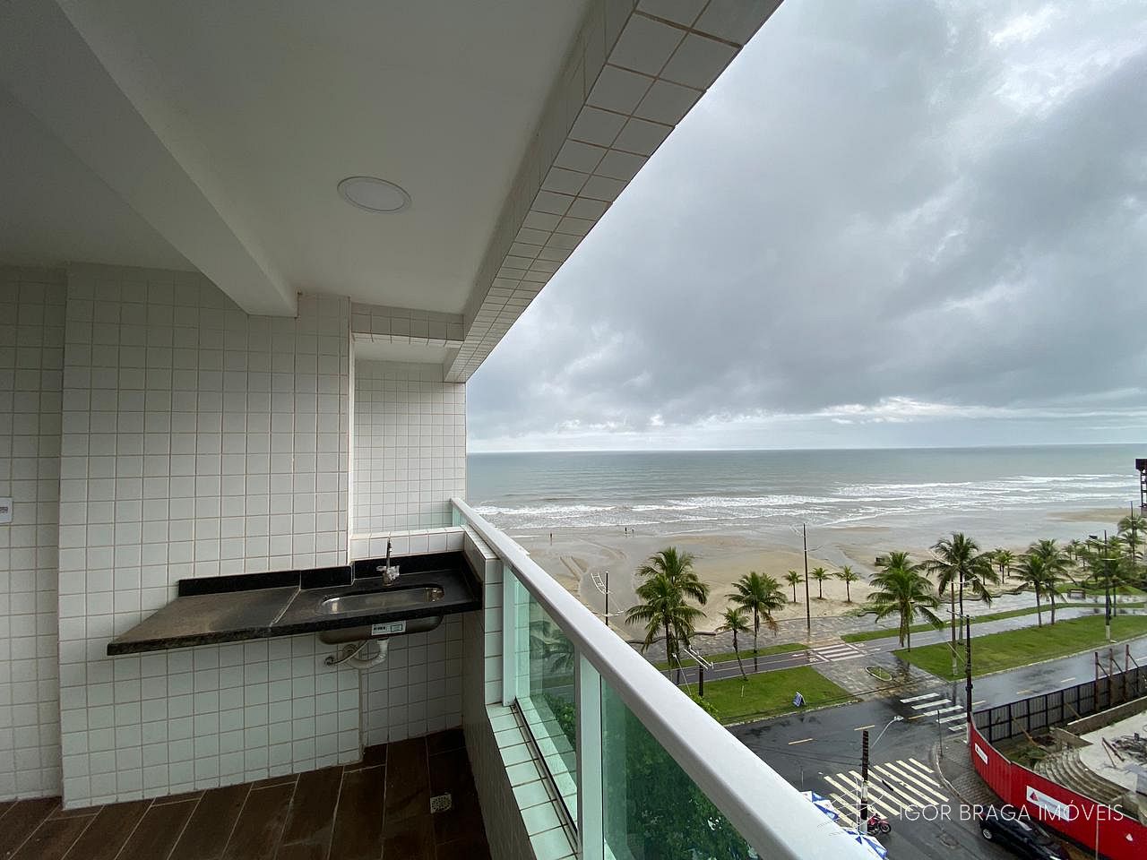 BELÍSSIMO APARTAMENTO, FINO ACABAMENTO E LAZER COMPLETO