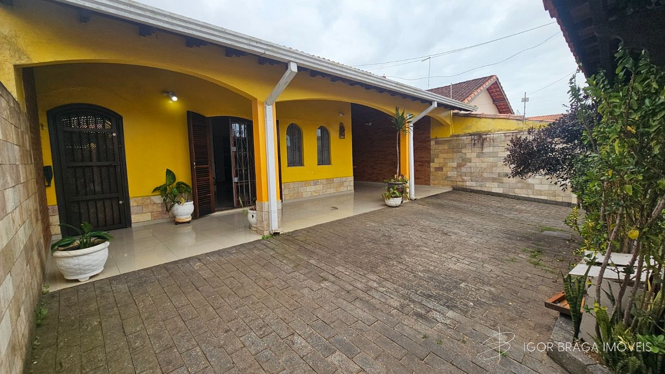 BELÍSSIMA CASA, ÁREA GOURMET E À 350M DO MAR