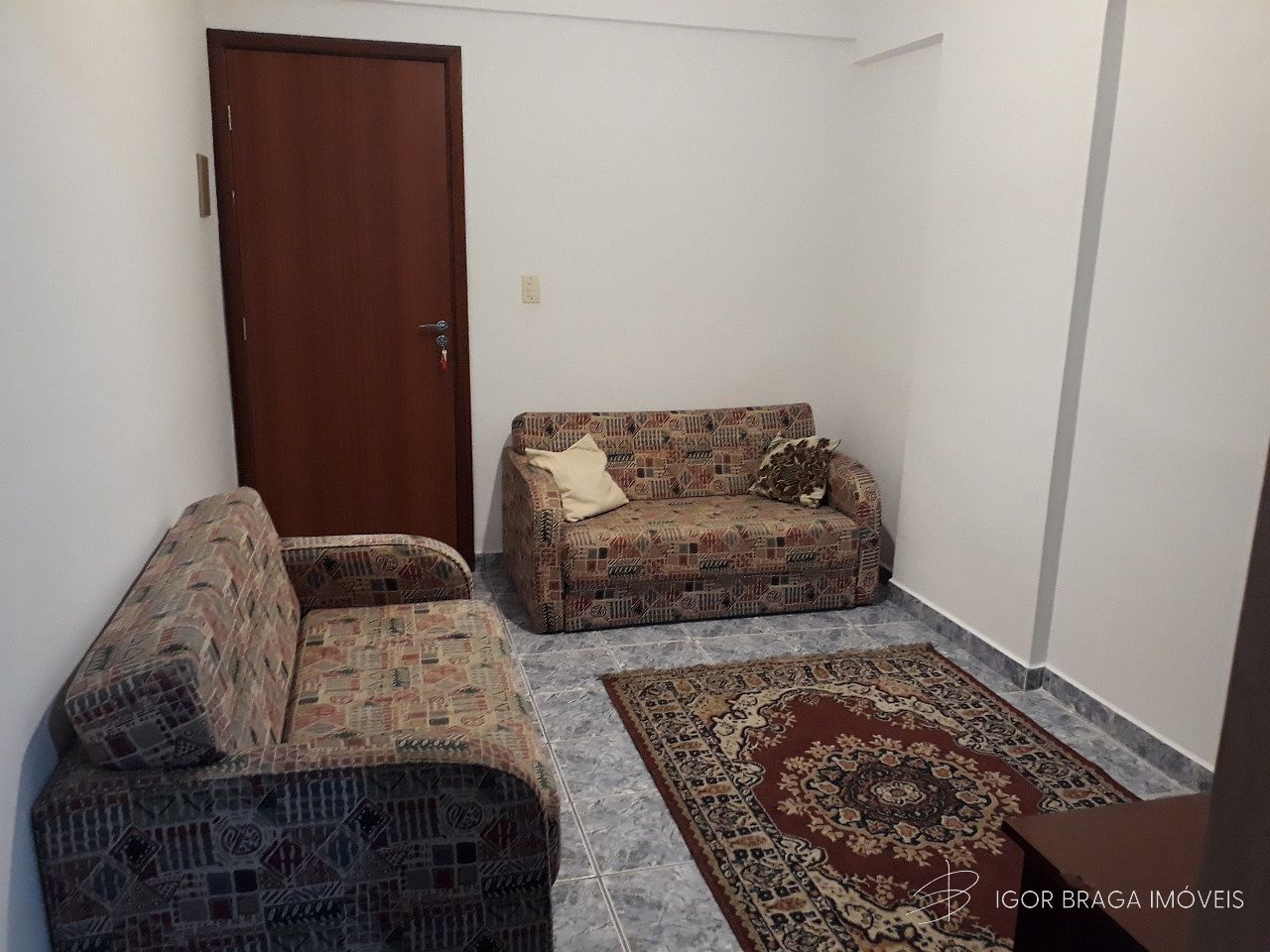 BELÍSSIMO APÁRATAMENTO, AMPLO E À 400M DO MAR