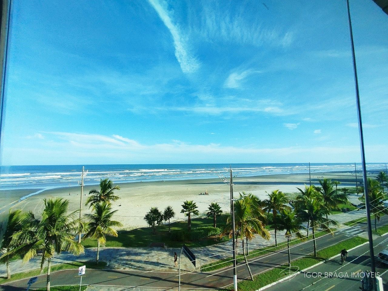 BELÍSSIMO APARTAMENTO, AMPLO E LAZER COMPLETO