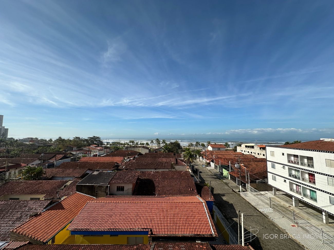 BELÍSSIMO APARTAMENTO, AMPLO E LAZER COMPLETO