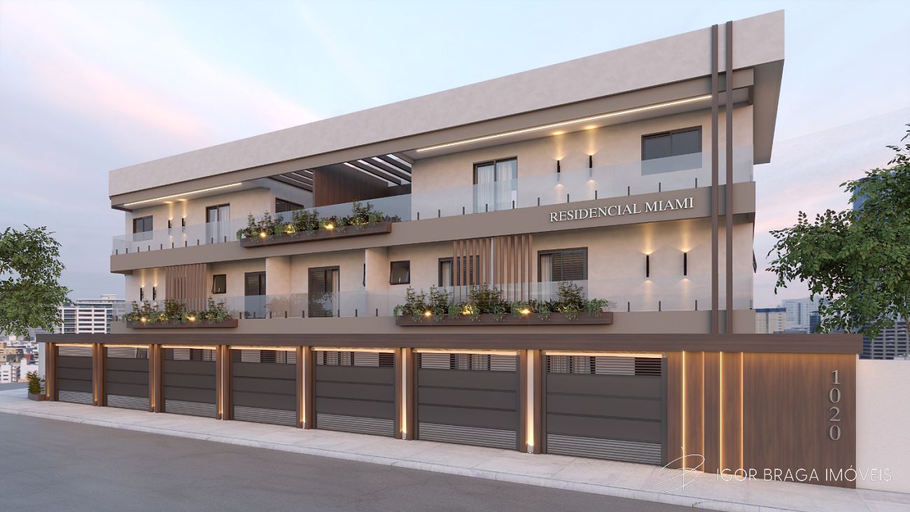 BELÍSSIMA CASA, FINO ACABAMENTO À 900 METROS DO MAR