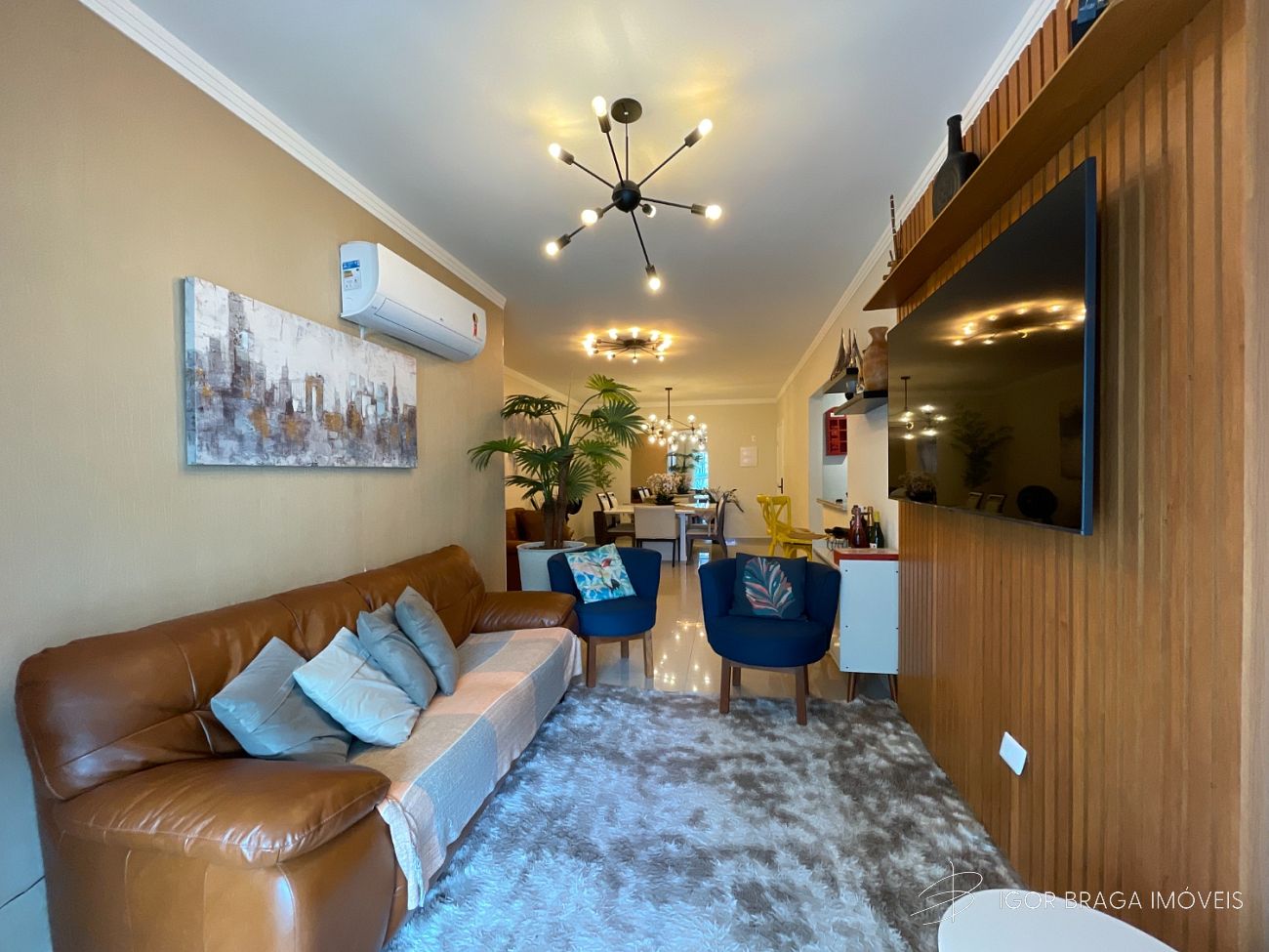 EXCELENTE  APARTAMENTO,  AMPLO, FINO ACABAMENTO E LAZER COMPLETO