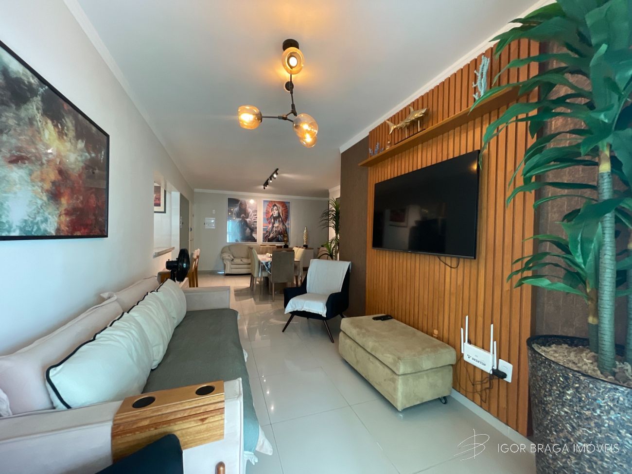 EXCELENTE  APARTAMENTO,  AMPLO, FINO ACABAMENTO E LAZER COMPLETO