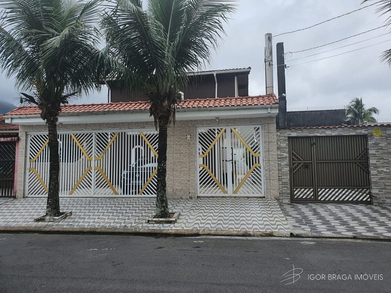 BELÍSSIMA CASA COM VISTA MAR