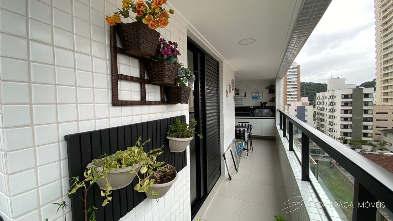 BELÍSSIMO APARTAMENTO, À 700M DO MAR E LAZER COMPLETO