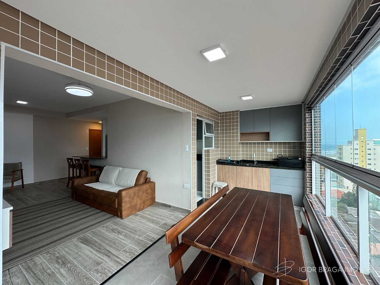 BELISSÍMO APARTAMENTO, FINO ACABAMENTO E LAZER COMPLETO