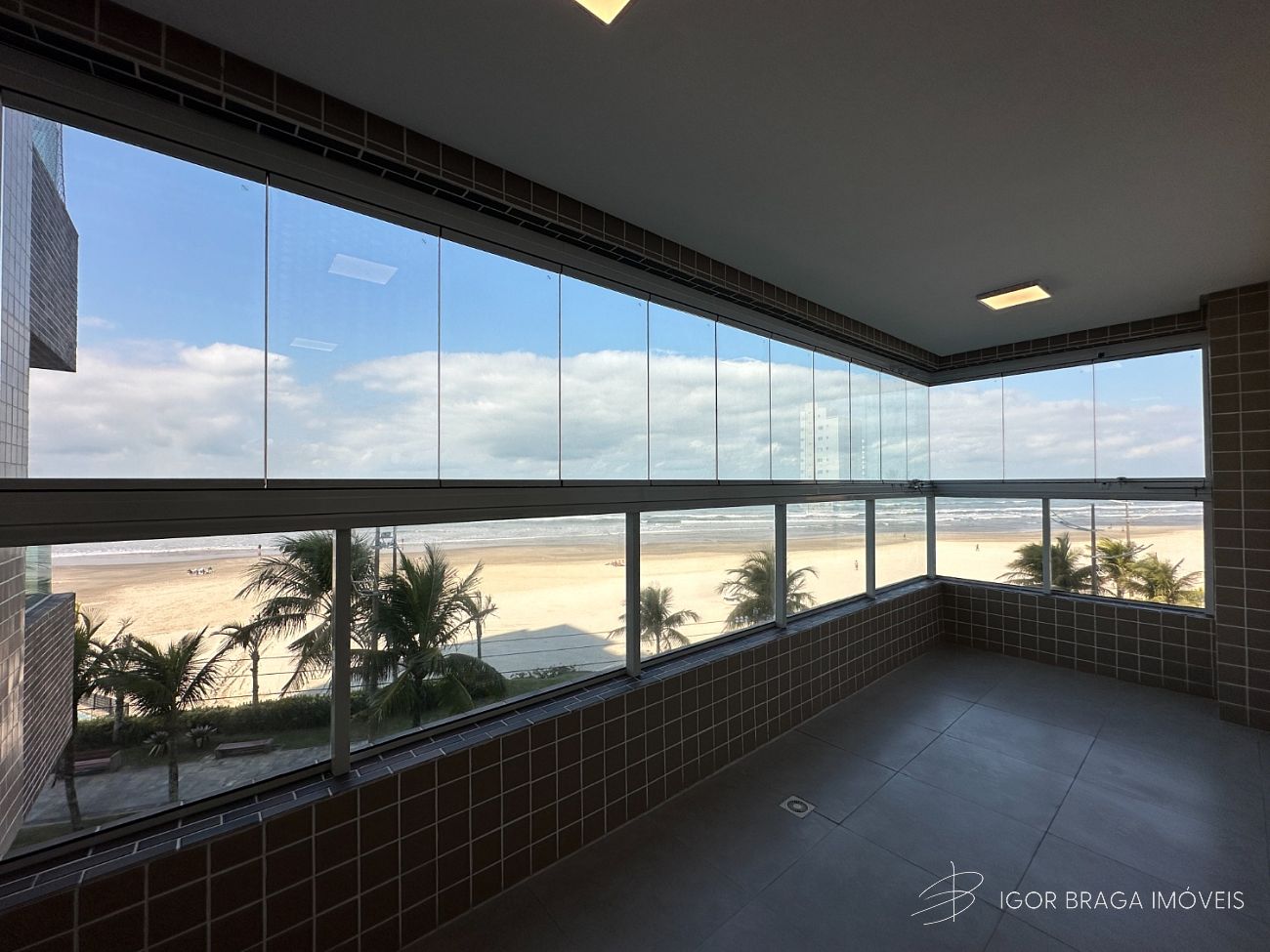 BELISSÍMO APARTAMENTO, FINO ACABAMENTO E LAZER COMPLETO