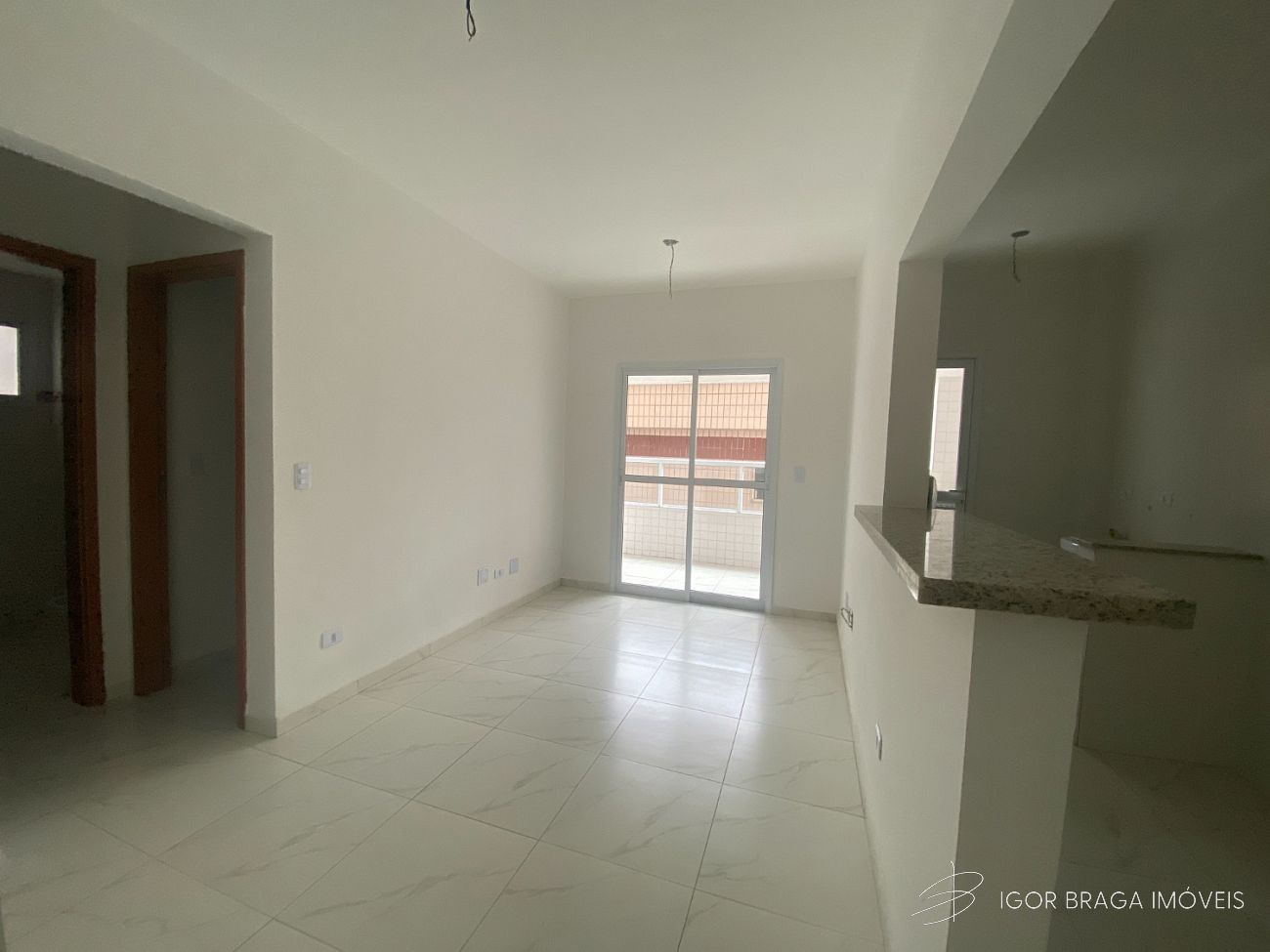 BELÍSSIMO APARTAMENTO, AMPLO E LAZER COMPLETO