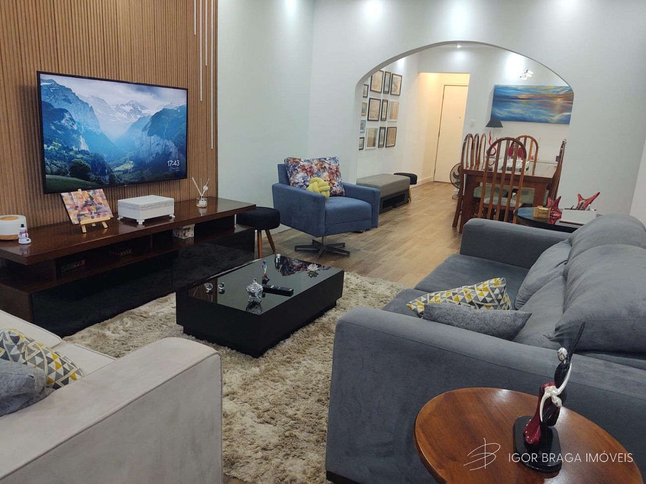 BELÍSSIMO APARTAMENTO, AMPLO E ÀREA DE LAZER