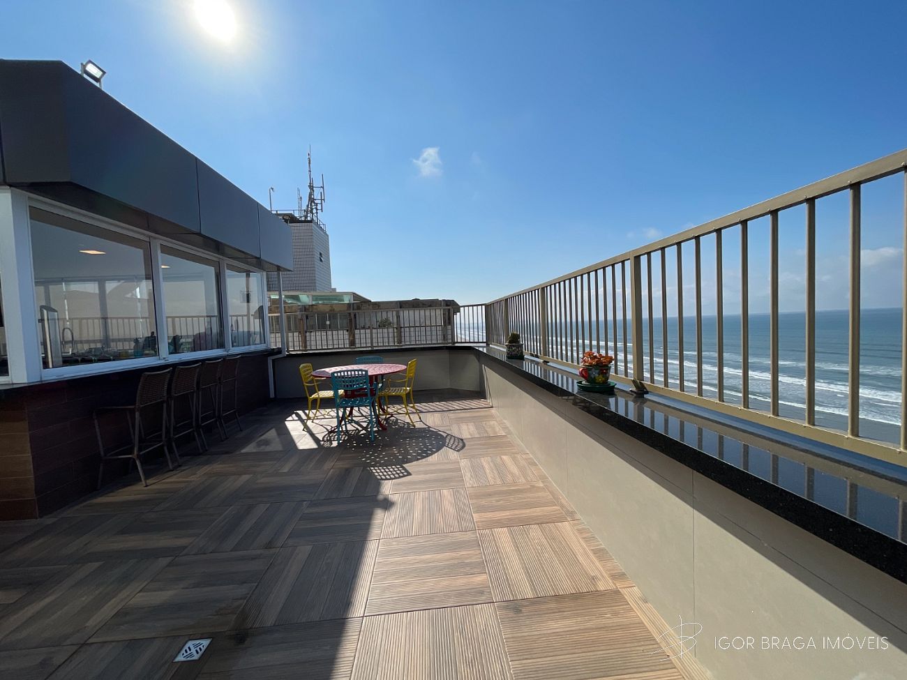 EXCELENTE COBERTURA, FINO ACABAMENTO E LAZER COMPLETO