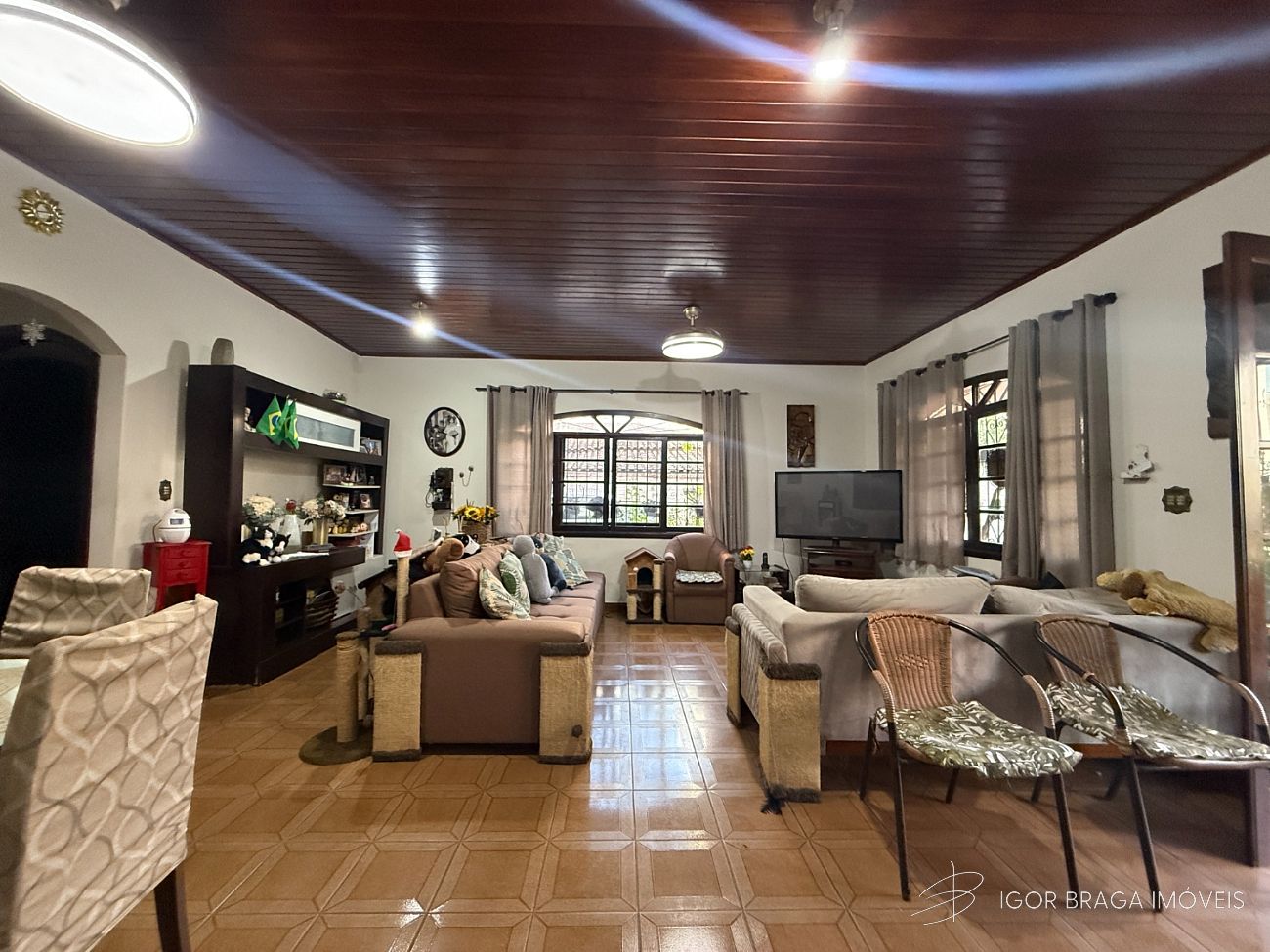 EXCELENTE CASA, AMPLE E Á 300M DO MAR