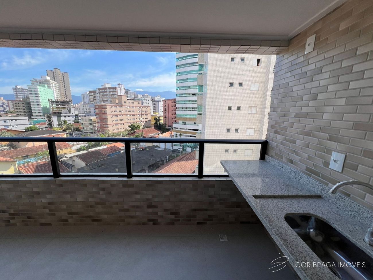 EXCELENTE APARTAMENTO, AMPLO E LAZER COMPLETO