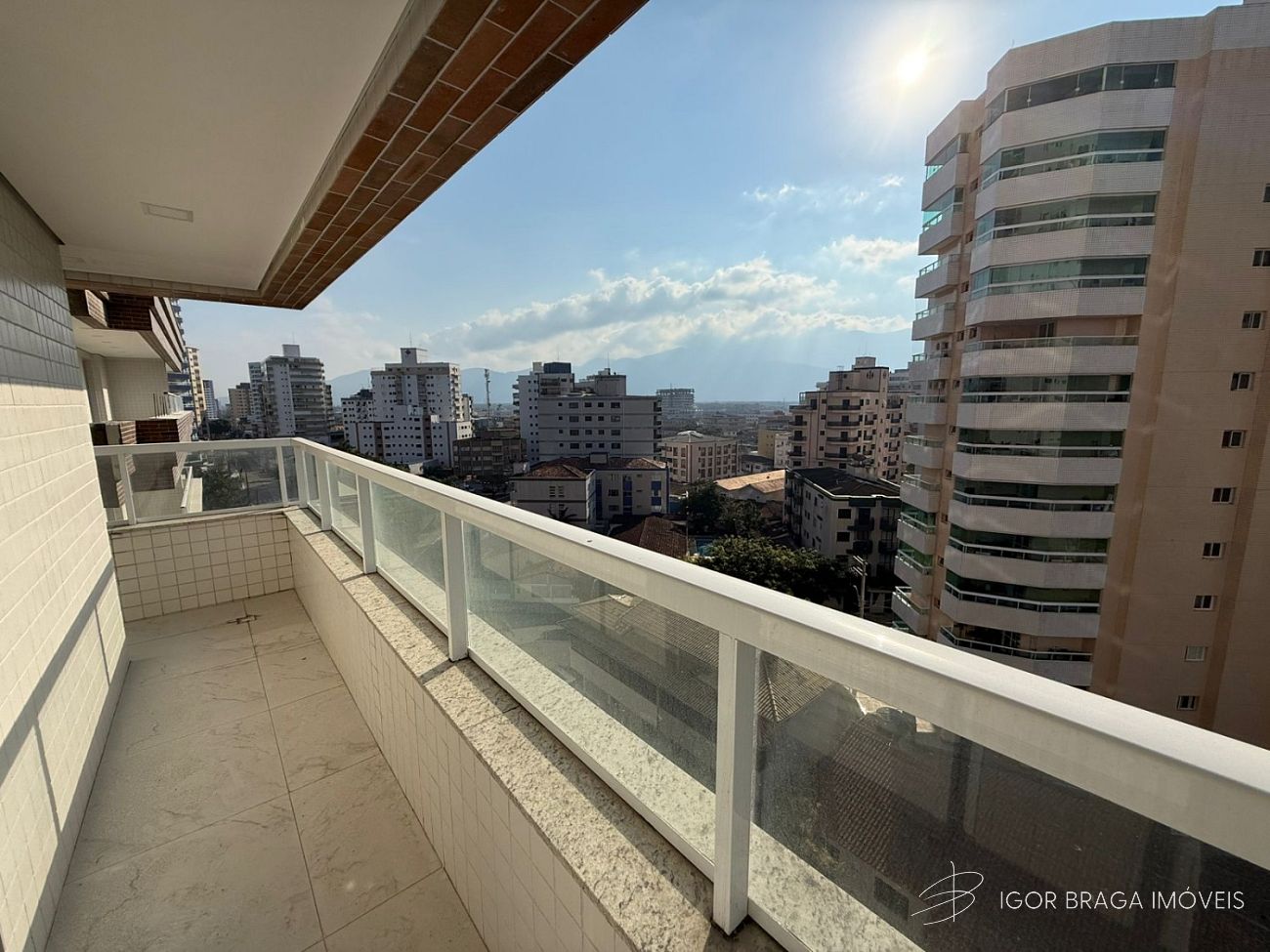 EXCELENTE APARTAMENTO, FINO ACABAMENTO E LAZER COMPLETO