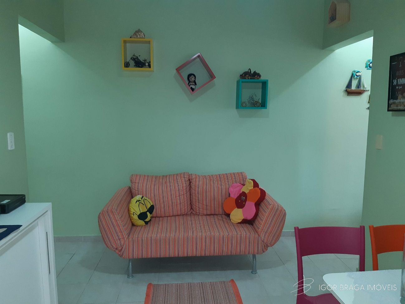 BELÍSSIMO APARTAMENTO À 700 METROS DO MAR