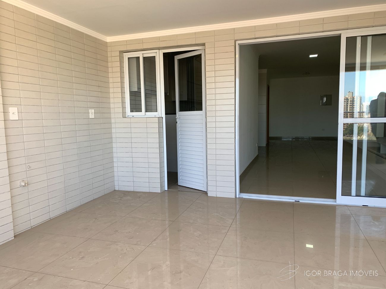 BELISSIMO APARTAMENTO, COM ACABAMENTO FINO E LAZER COMPLETO