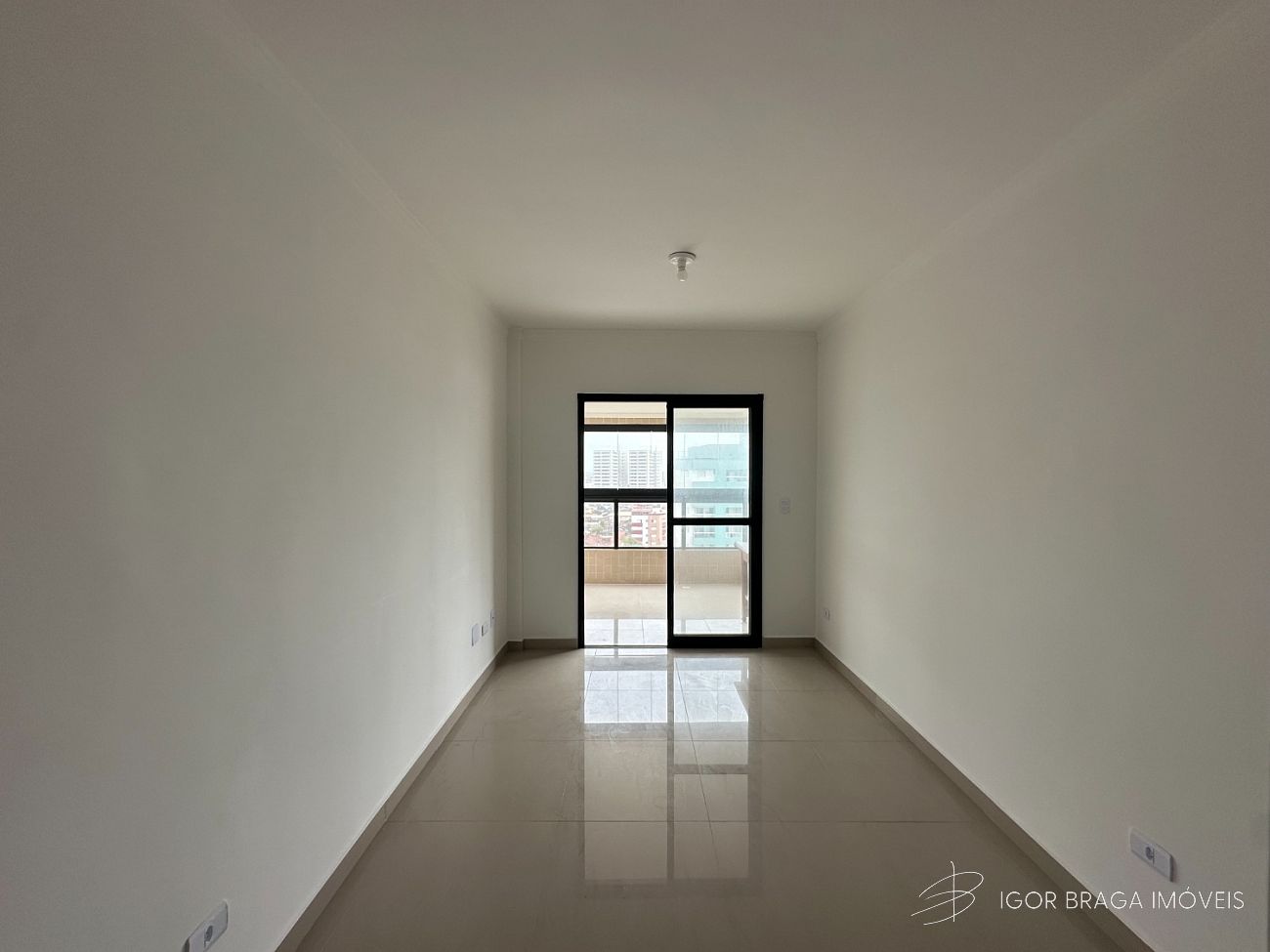 EXCELENTE APARTAMENTO, AMPLO E LAZER COMPLETO