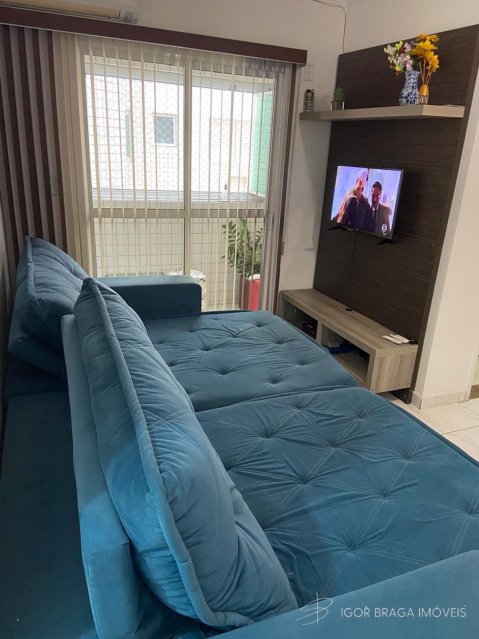 BELÍSSIMO APARTAMENTO, AMPLO E ÀREA DE LAZER