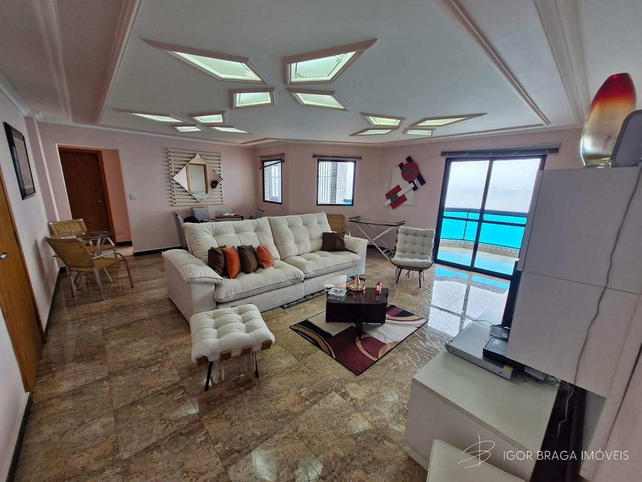 EXCELENTE COBERTURA, FINO ACABAMENTO E LAZER COMPLETO