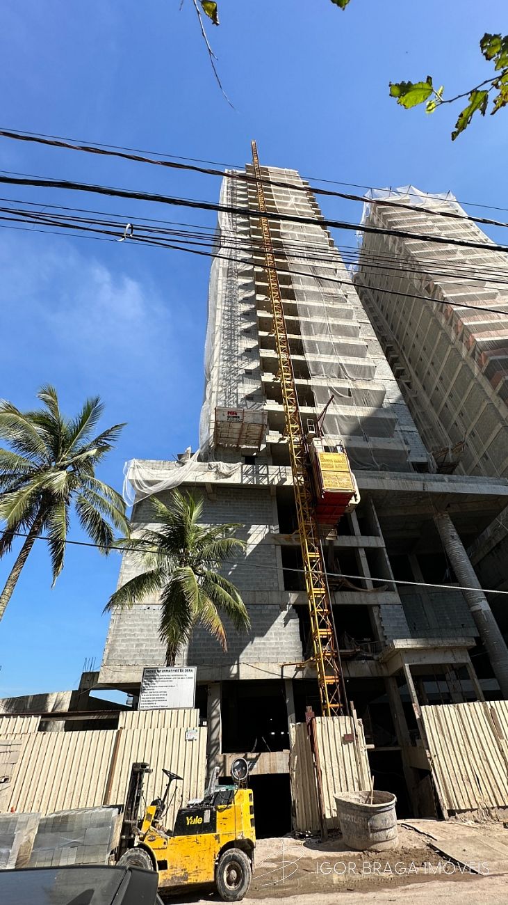 BELÍSSIMO APARTAMENTO, AMPLO, ACABAMENTO FINO E LAZER COMPLETO