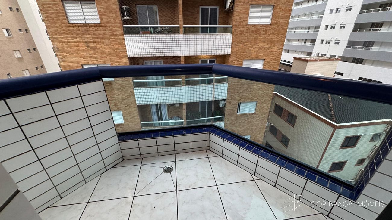 BELÍSSIMO APARTAMENTO EM LOCALIZAÇÃO PRIVILEGIADA Á 450M DO MAR