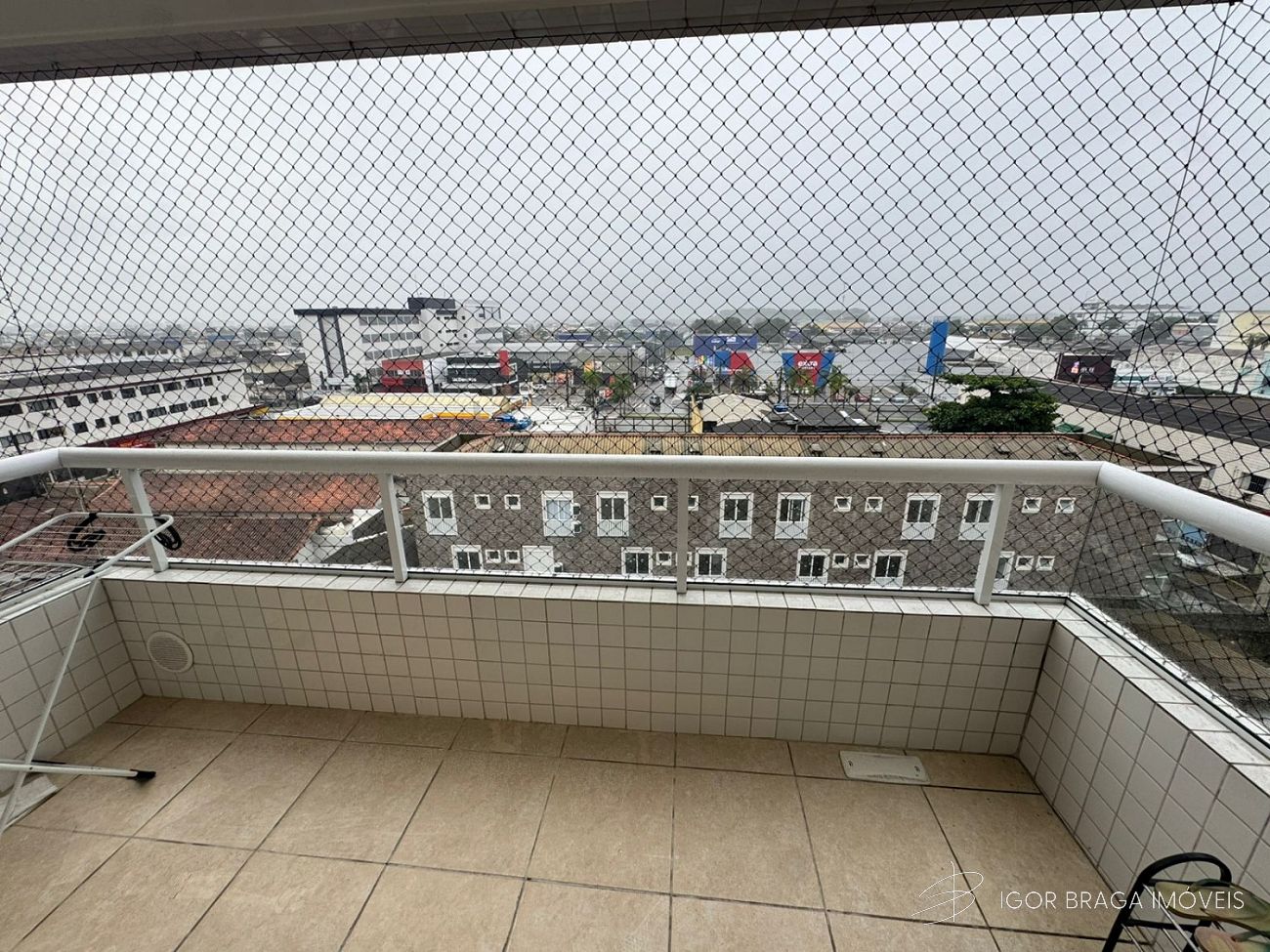 BELÍSSIMO APARTAMENTO, À 750M DO MAR E LAZER COMPLETO