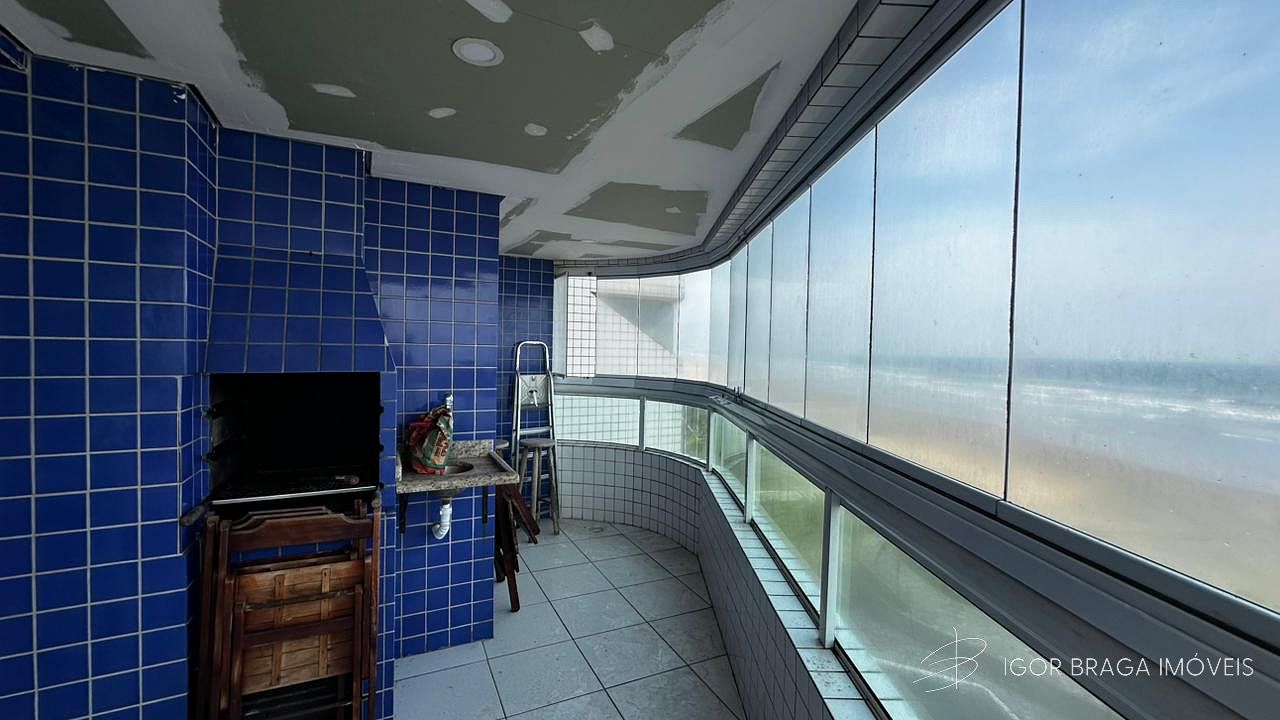 ÓTIMO APARTAMENTO FRENTE MAR, LOCALIZADO NO BAIRRO MAIR PROMISSOR DA CIDADE