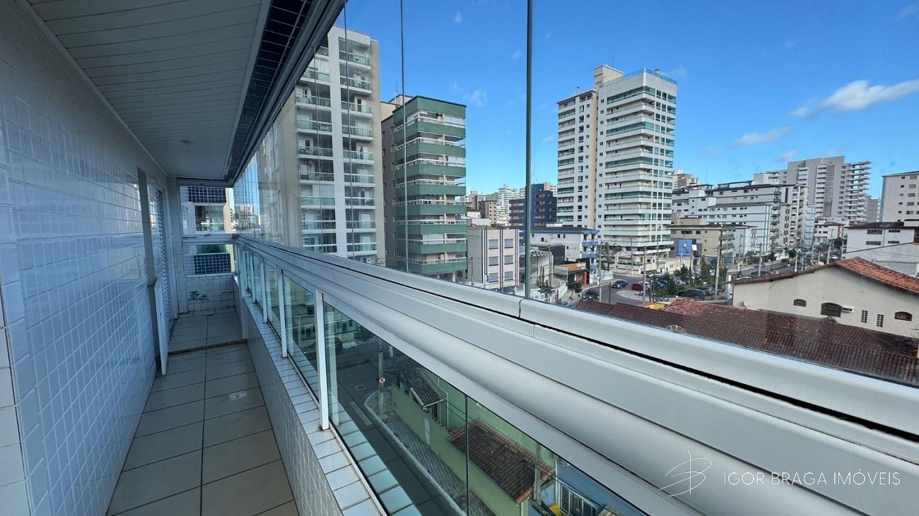 EXCELENTE APARTAMENTO, FINO ACABAMENTO, 600M DO MAR E LOCALIZADO NO MAIOR CENTRO COMERCIAL DA PRAIA GRANDE