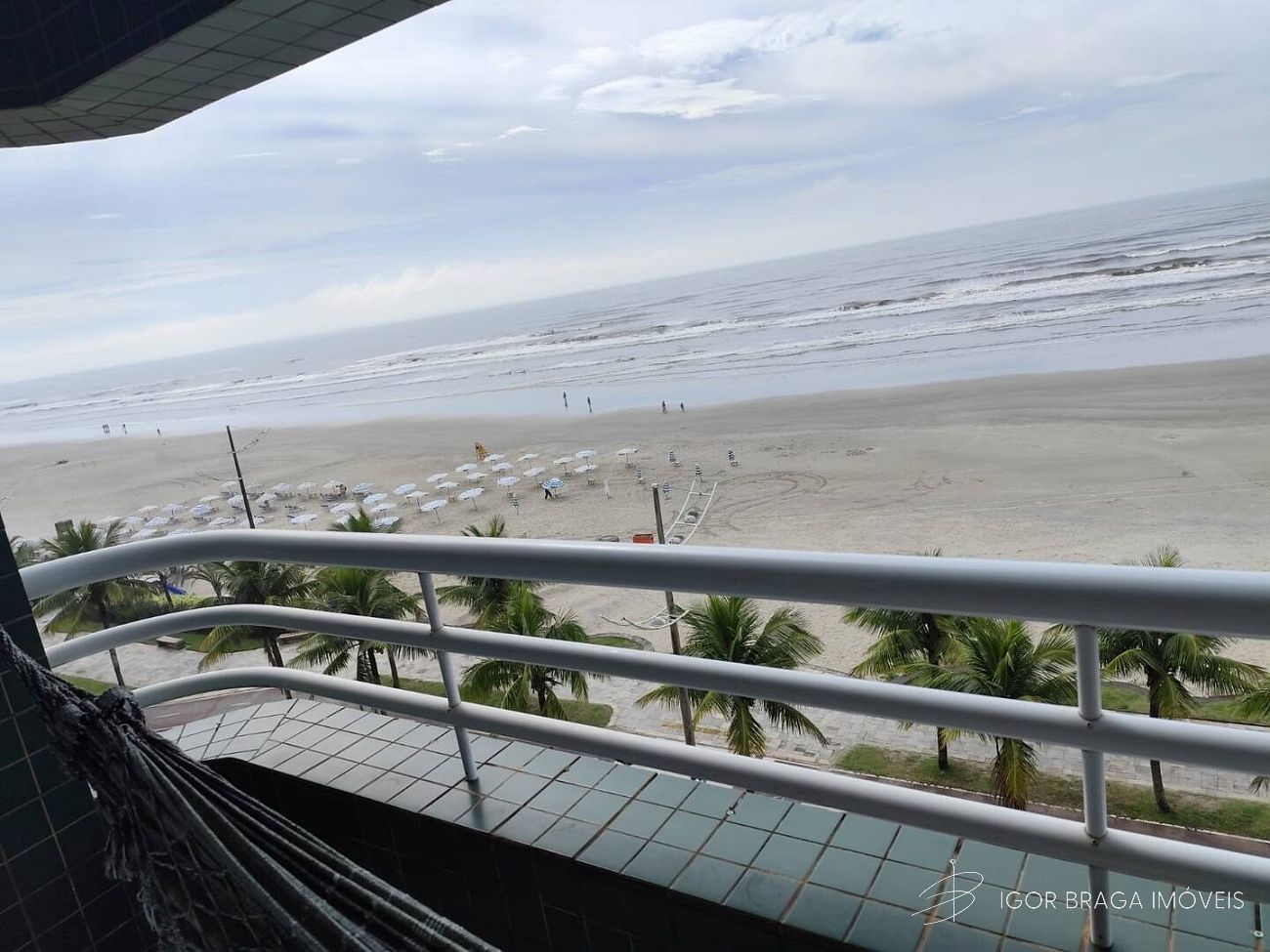 APARTAMENTO AMPLO, 2 DORMITÓRIOS E VISTA MAR