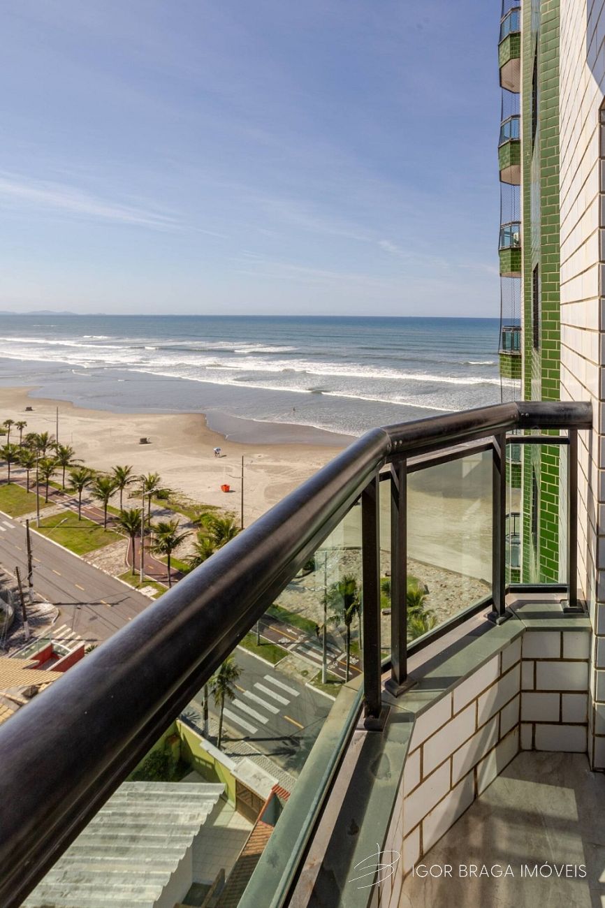 EXCELENTE APARTAMENTO, PRÉDIO FRENTE MAR E ÀREA DE LAZER