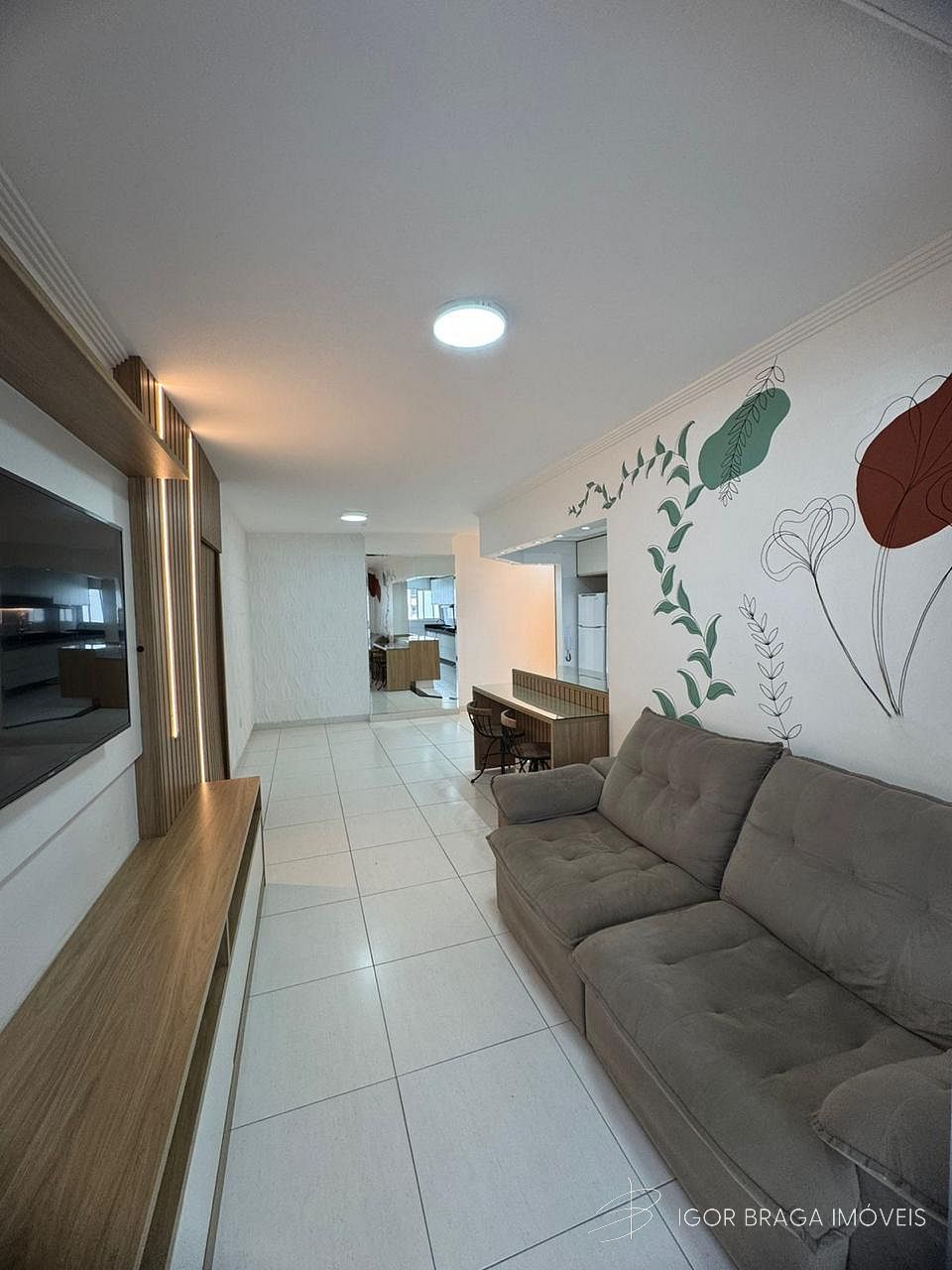 EXCELENTE APARTAMENTO, AMPLO E FINO ACABAMENTO