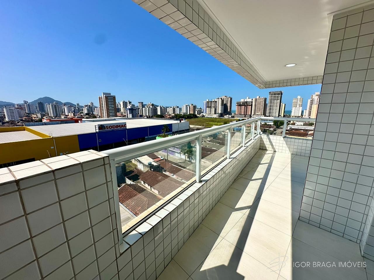 BELÍSSIMO APARTAMENTO, À 450M DO MAR E LAZER COMPLETO