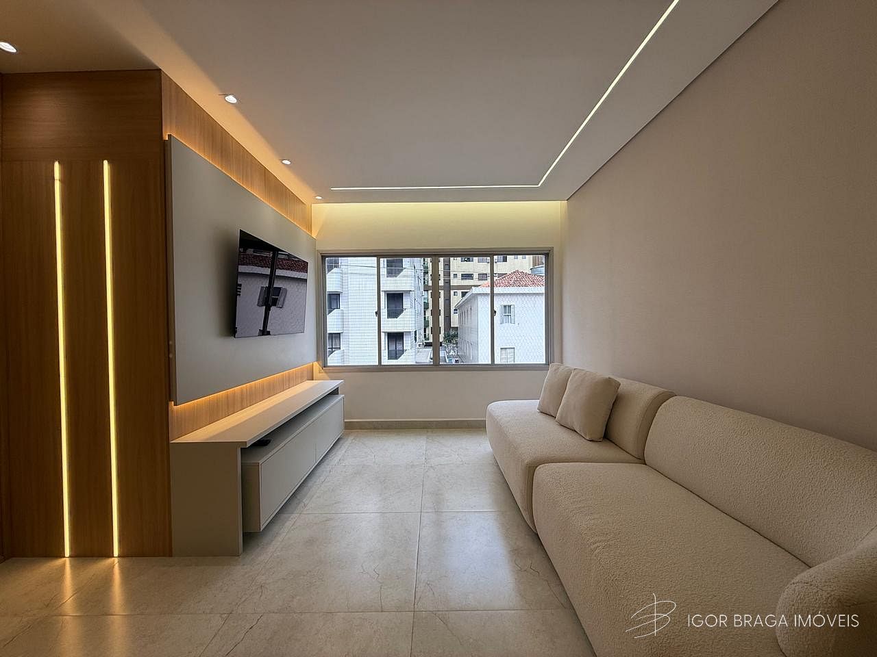 EXCELENTE APARTAMENTO, AMPLO E FINO ACABAMENTO